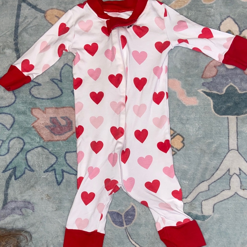Kids Heart-Pattern One-Piece Bodysuit - Red & Pink